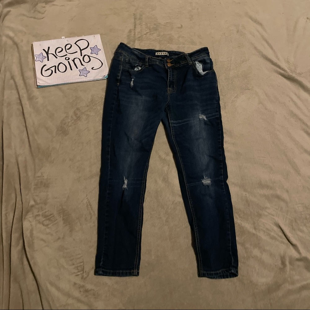 Encore jeans fits like a women’s 10.